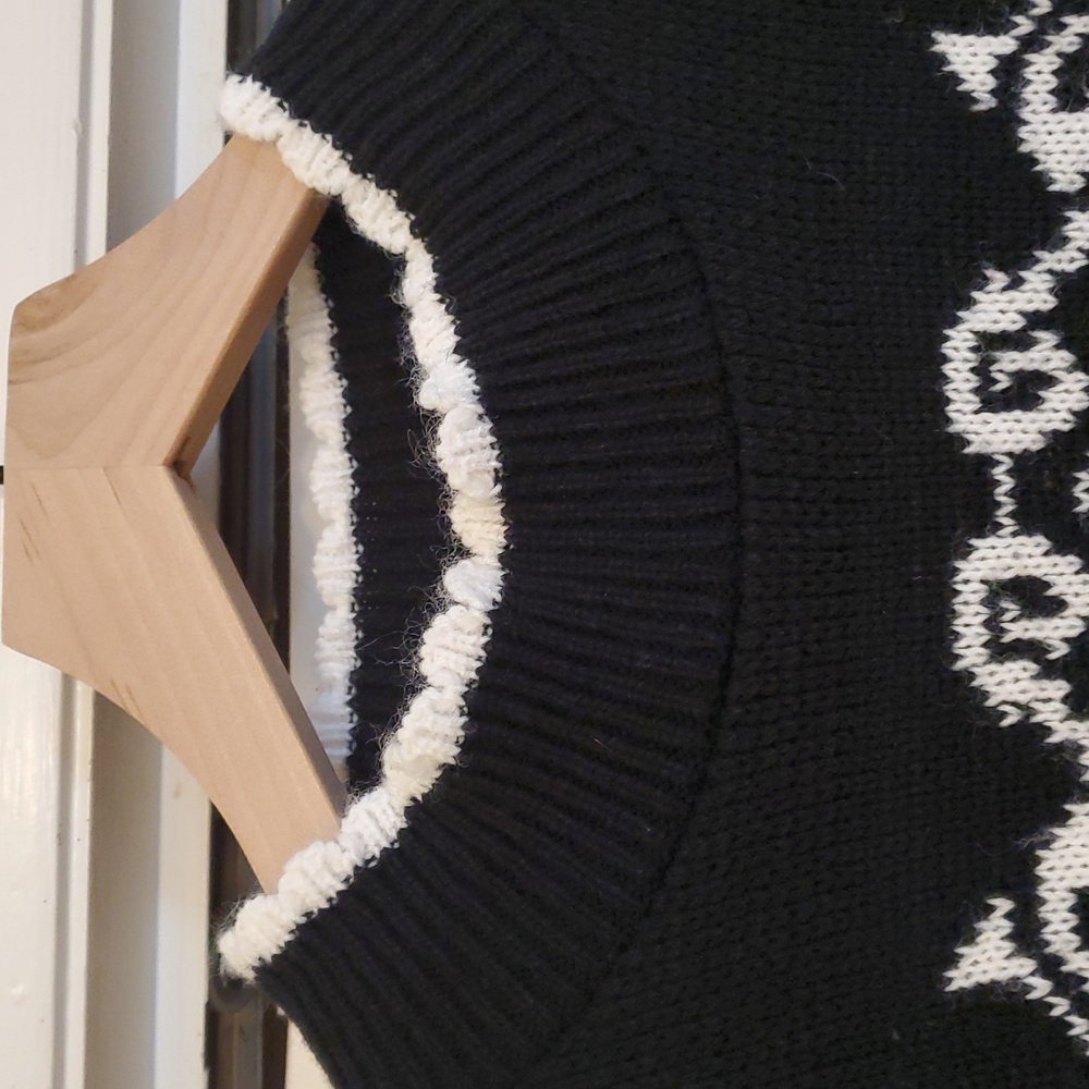 Spunky Vintage Cat In Window  Design Black Sweater, Size Large - Picture 3 of 7